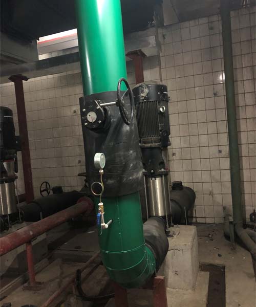 生活水管道保溫施工現場.jpg 生活水管道保溫施工現場.jpg